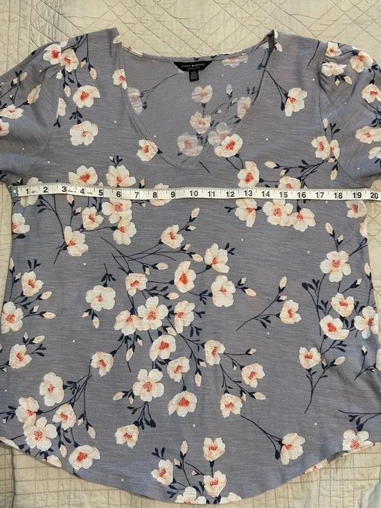 Lucky Brand Gray Floral V-Neck 3/4 Sleeve Top - Picture 7 of 9